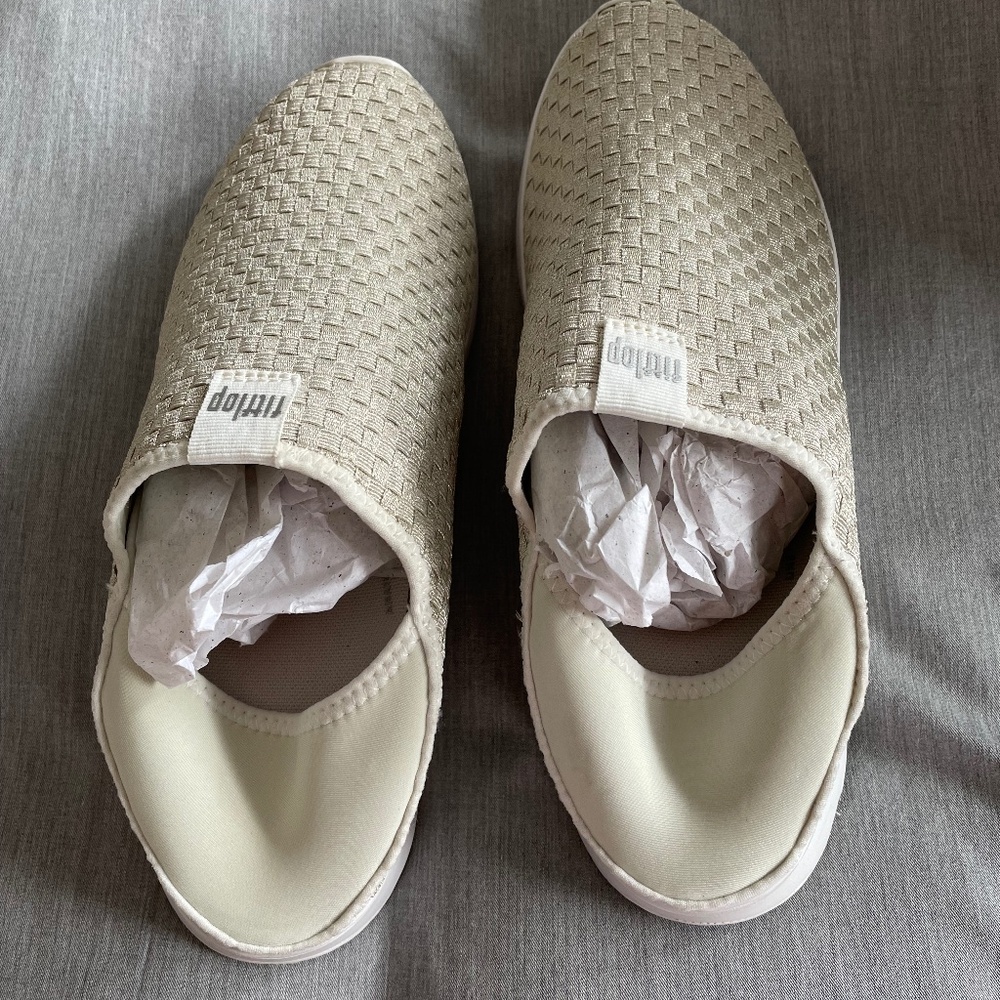 FitFlop striplnit sneaker .  Urban white size 10   New in box
